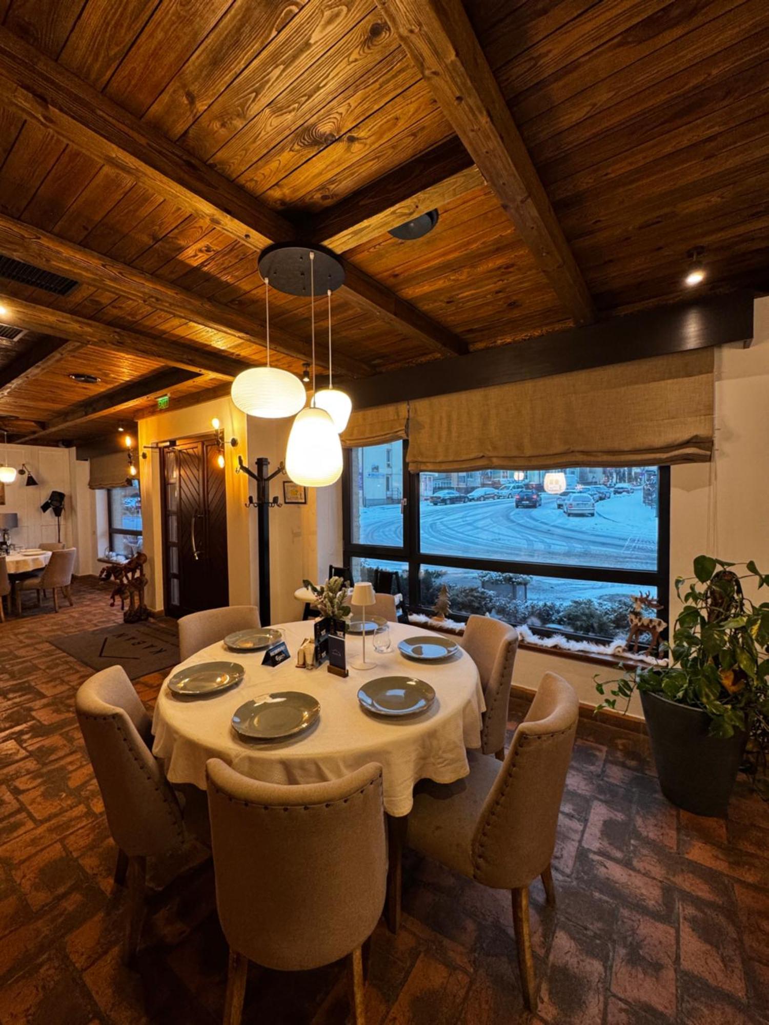 Kaban Boutique - 5Star Central Villa In Vatra Dornei Exterior photo