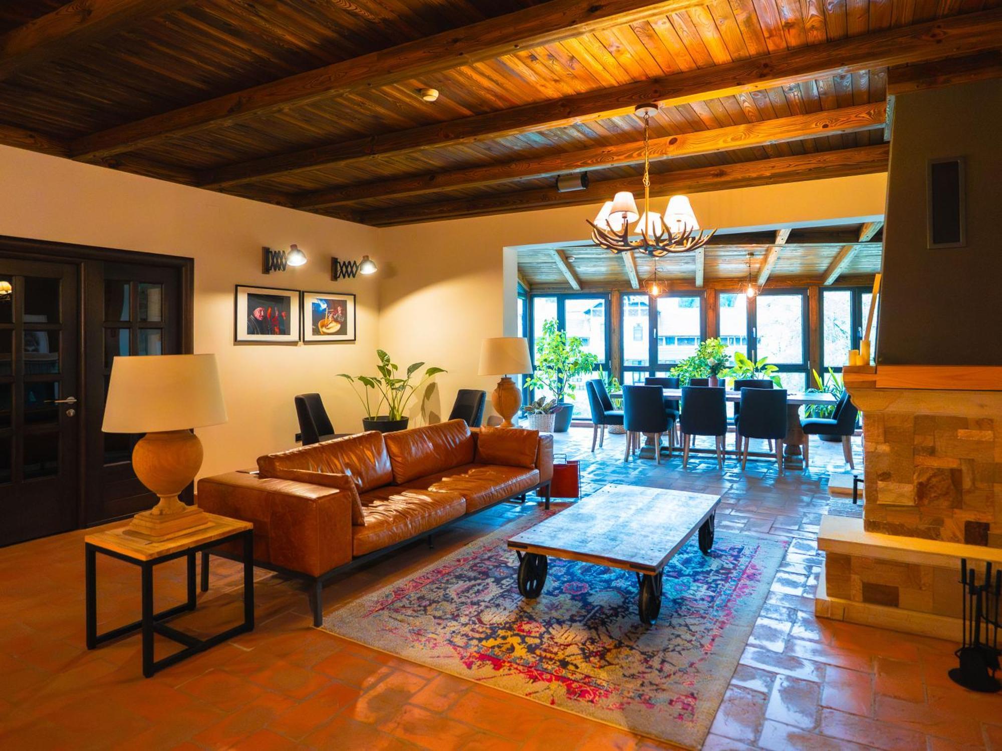 Kaban Boutique - 5Star Central Villa In Vatra Dornei Exterior photo
